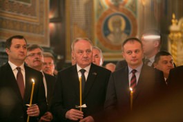 Președintele Nicolae Timofti a participat la slujba de Înviere