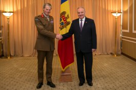 Президент Николае Тимофти встретился с заместителем главнокомандующего объединенными силами НАТО в Европе Эдрианом Брэдшоу