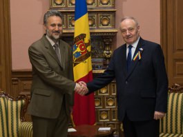 Președintele Nicolae Timofti a avut o întrevedere cu ambasadorul României, Marius Lazurca