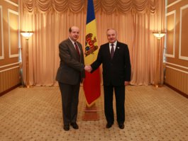 Президент Николае Тимофти встретился с помощником Генерального секретаря НАТО послом Сорином Дукару