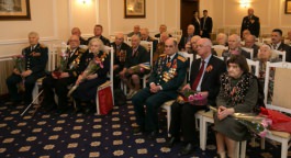 Николае Тимофти вручил памятную медаль «70-летие Победы над фашизмом во Второй мировой войне» группе ветеранов