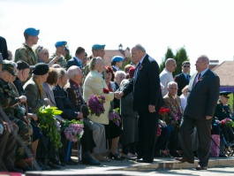Președintele Nicolae Timofti a participat la manifestațiile dedicate aniversării a 70 de ani de la sfârșitul celui de-al Doilea Război Mondial