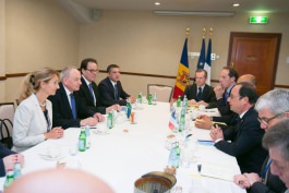 Președintele Nicolae Timofti a avut o întrevedere cu președintele Republicii Franceze, François Hollande