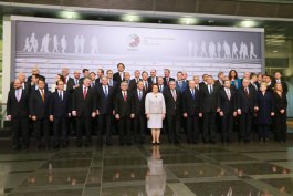 Moldovan president speaks out for European cause at Riga Summit