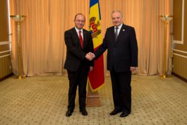 Moldovan president, Romanian foreign minister tackle support, reforms, projects