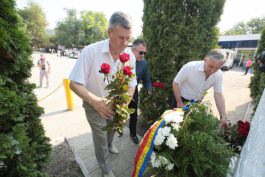 Moldovan president attends event commemorating Soviet deportation victims in northern town