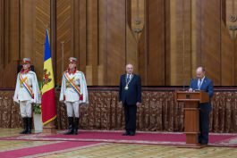 The members of the new government took oath  in the presence of President Timofti