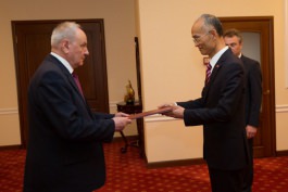 Moldovan president receives accreditation letters from five ambassadors