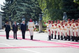 Ziua Armatei Naționale: Președintele a participat la manifestările oficiale și a decorat un grup de militari  