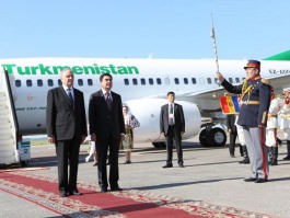 Moldovan president pays visit to Turkmenistan